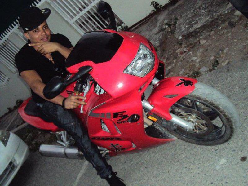 Date this happy Dominican Republic man Moises from Santo Domingo DO32244