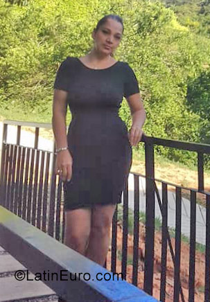 Date this georgeous Colombia girl Adriana from Medellin CO23797