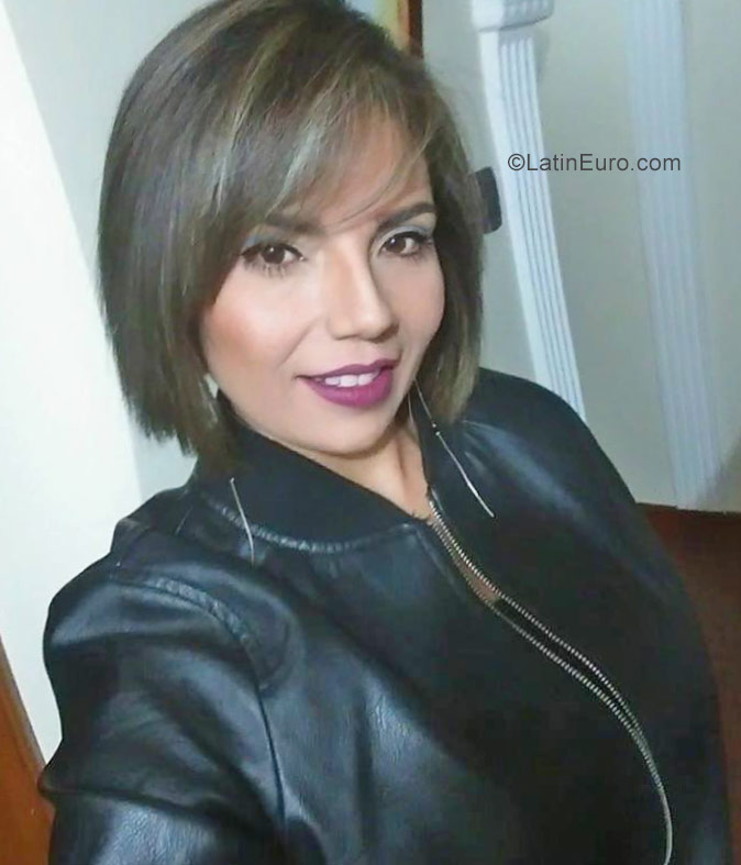 Date this charming Colombia girl Carolina from Tunja CO23801