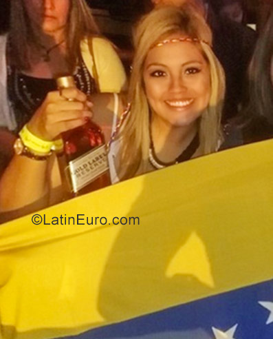 Date this nice looking Peru girl Claudia from Lima PE1255
