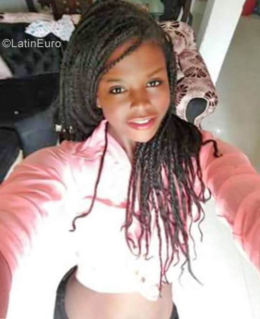 Date this happy Colombia girl MARIANA from Medellin CO23809