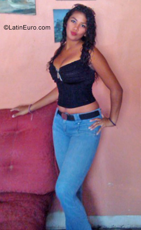 Date this funny Venezuela girl Katherine from Maracay VE1587