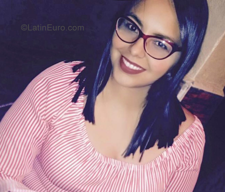 Date this athletic Venezuela girl Marielis from Maracay VE1593