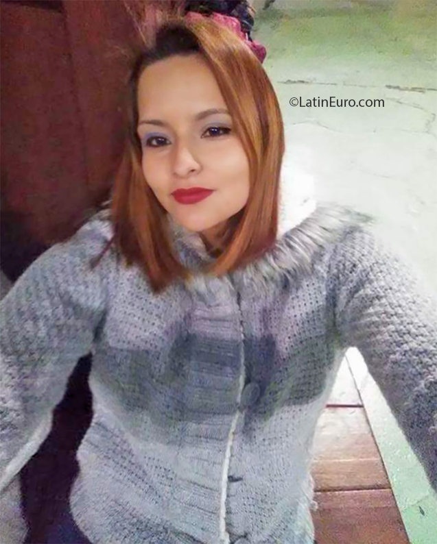 Date this young Colombia girl Naitan from Cali CO23833