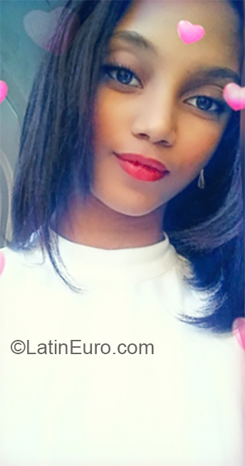 Date this good-looking Dominican Republic girl Gresbedy from San Pedro De Macoris DO32360