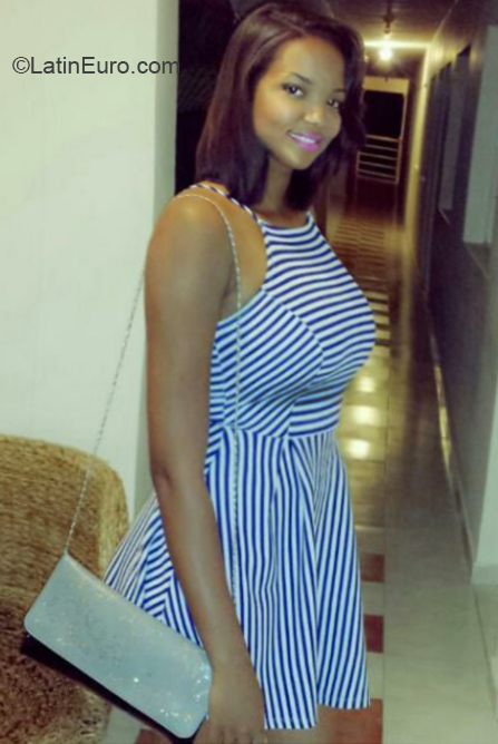 Date this happy Dominican Republic girl YULEISY from Santo Domingo DO32376