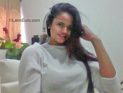 Date this hot Colombia girl Johana from Medellin CO23867
