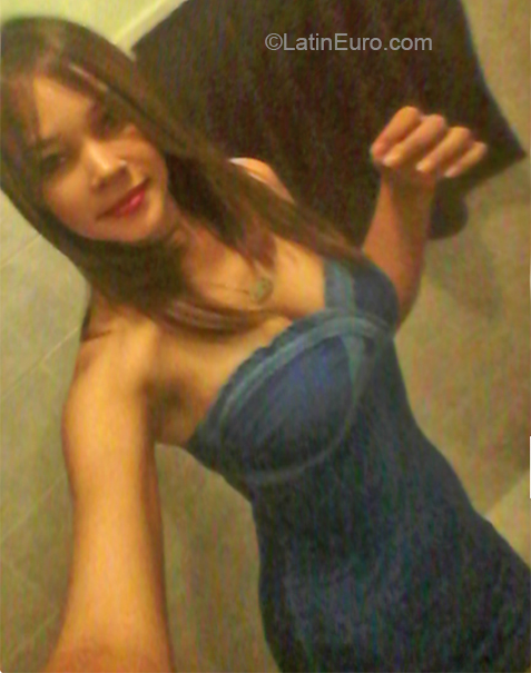 Date this voluptuous Dominican Republic girl Jordania from Santiago DO32422