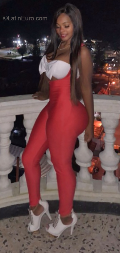 Date this funny Colombia girl Yessica from Cali CO23901