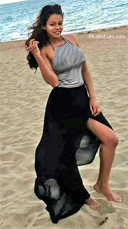 Date this exotic Dominican Republic girl Yaquelin from La Vega DO32509