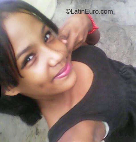 Date this sultry Dominican Republic girl Angie from San Francisco de Macoris DO32528