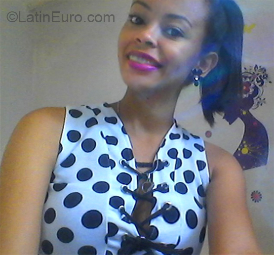 Date this pretty Venezuela girl Yudey from Calabozo VE1648