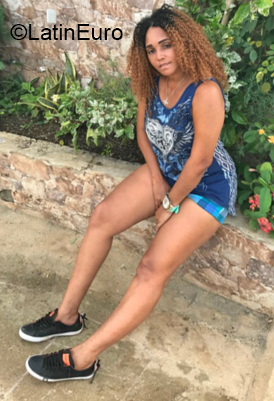 Date this gorgeous Dominican Republic girl Juana from Santo Domingo DO34252