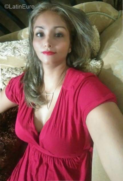 Date this cute Colombia girl Diana from Cartagena CO23929