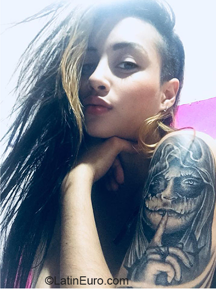 Date this cute Colombia girl Melany from Cali CO23930