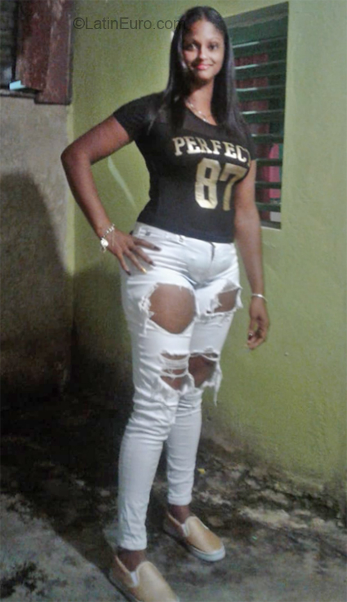 Date this young Dominican Republic girl Ynocencia from Puerto Plata DO32594