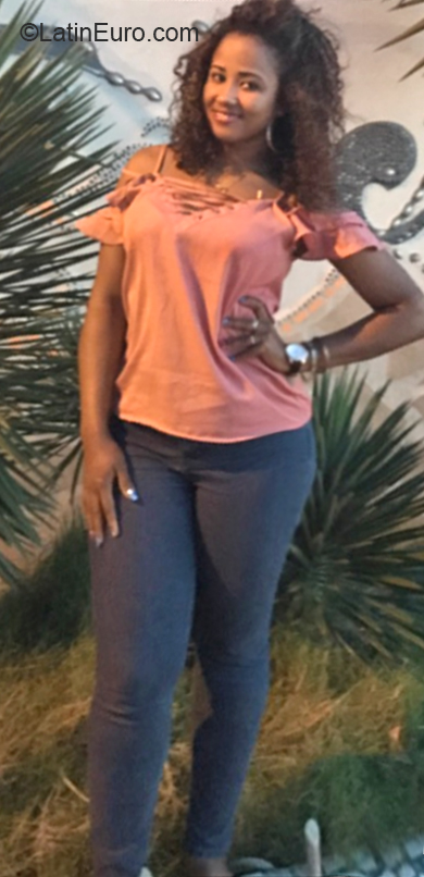 Date this tall Dominican Republic girl Anyerlis from Santiago DO34269