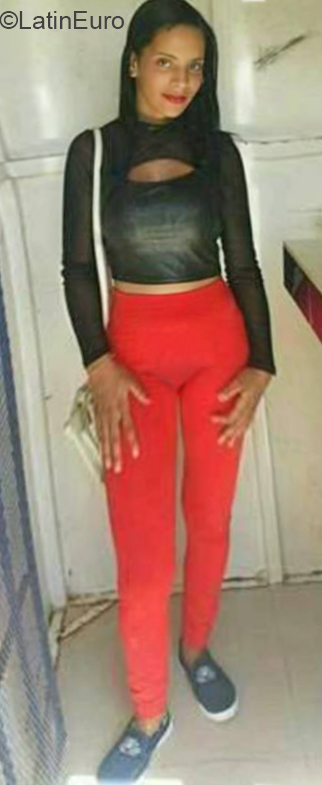 Date this pretty Dominican Republic girl Yuleidy from Santiago DO32687