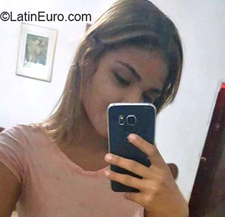 Date this gorgeous Venezuela girl Rebat from Maracaibo VE1708