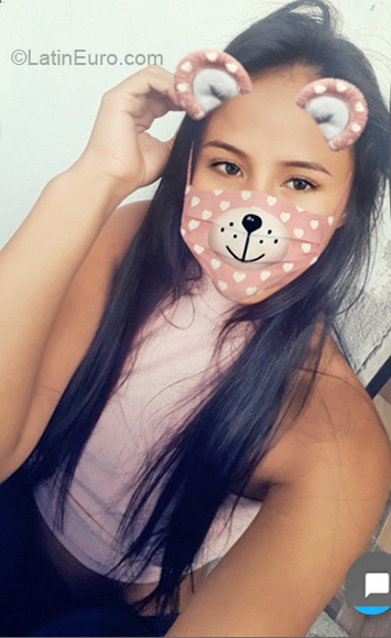 Date this tall Colombia girl Lorena from Medellin CO24021
