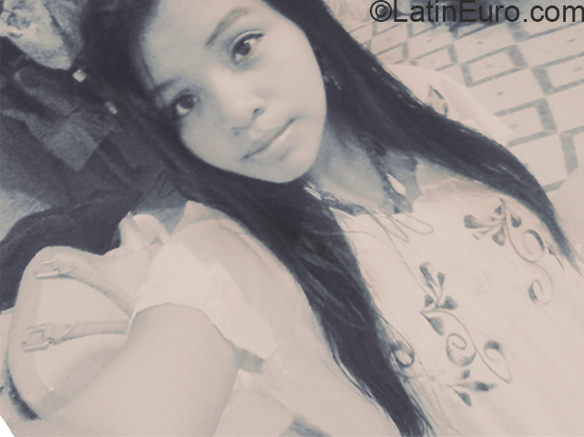 Date this lovely Venezuela girl Erlinda from Merida VE1724