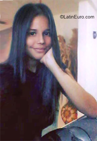 Date this passionate Venezuela girl Paula from Puerto La Cruz VE1735
