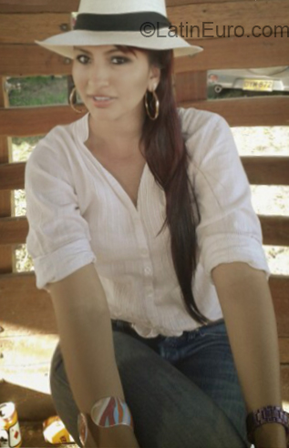 Date this good-looking Colombia girl Liseth from Bogota CO24057