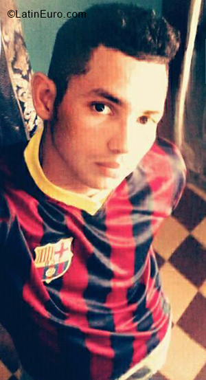 Date this cute Colombia man Jesus from Barranquilla CO24102