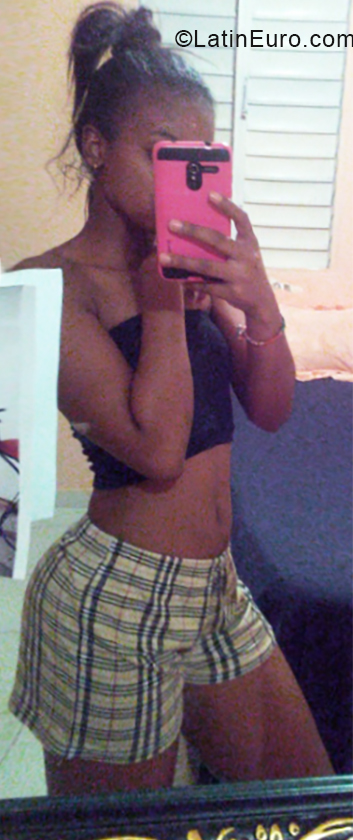 Date this voluptuous Dominican Republic girl Mari from Santo Dominigo DO33096