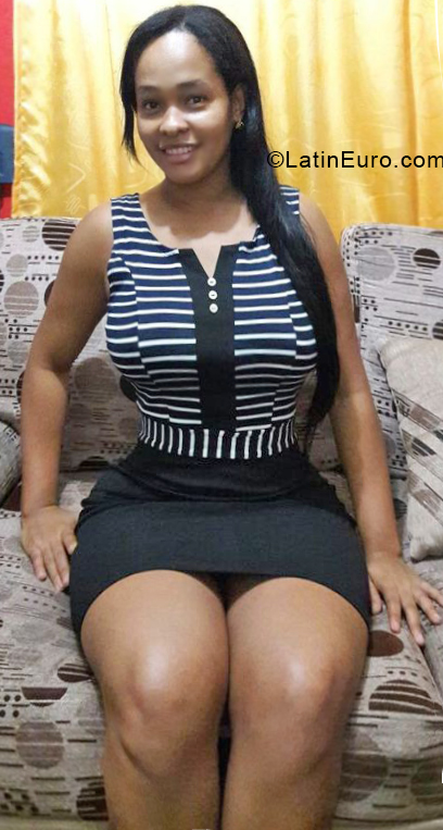 Date this pretty Colombia girl Karolina from Cali CO24126