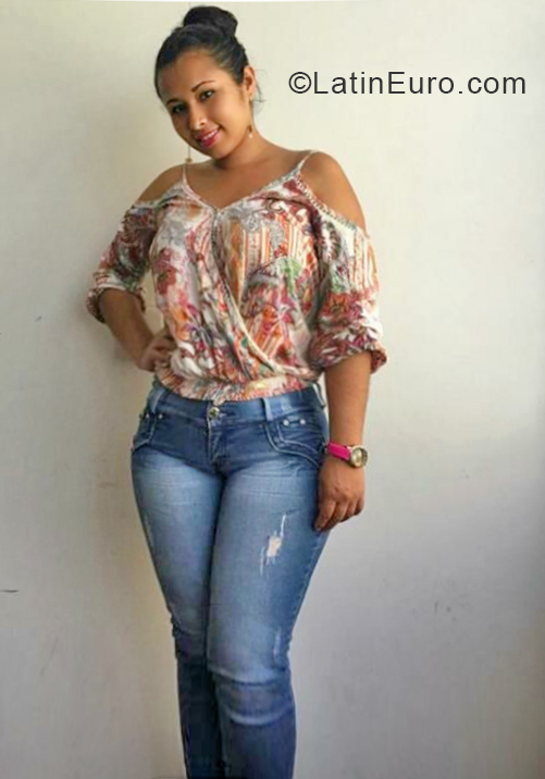 Date this georgeous Colombia girl Angelica from Bogota CO24134