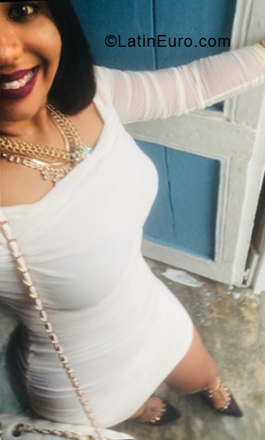 Date this charming Dominican Republic girl Nicole from Santo Domingo DO32896