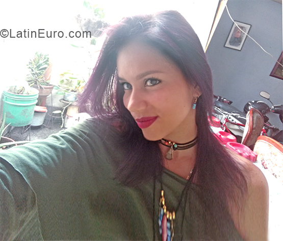 Date this voluptuous Colombia girl Marcela from Buga CO24144