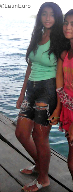 Date this foxy Colombia girl Raquel from Armenia CO24146