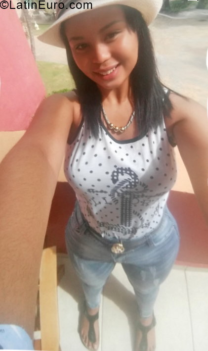 Date this georgeous Dominican Republic girl Susana perez from Santo Domingo DO32976