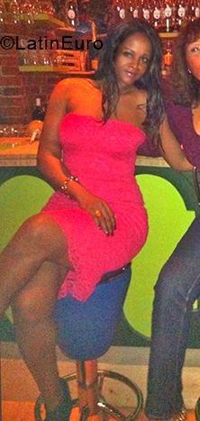 Date this charming Brazil girl Cristiane from RIO DE JANEIRO BR11327