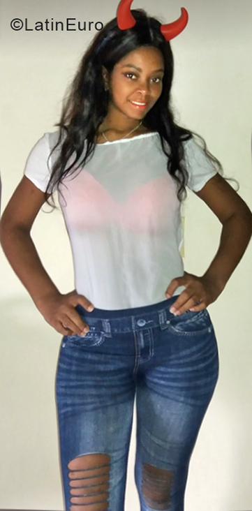 Date this delightful Colombia girl Xx from Medellin CO24202
