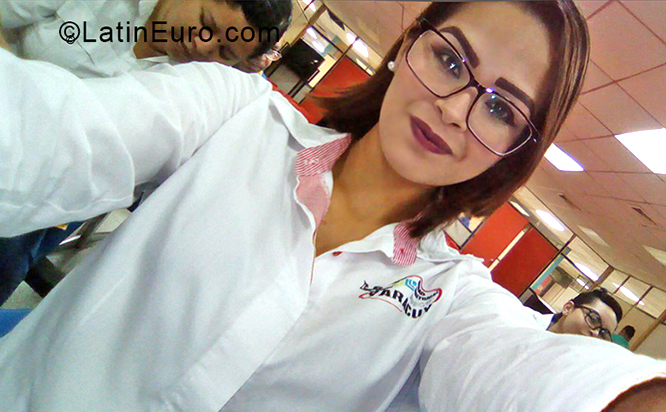 Date this delightful Venezuela girl Eduii from Caracas VE2117