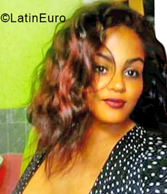 Date this happy Cuba girl Clara from Havana CU365
