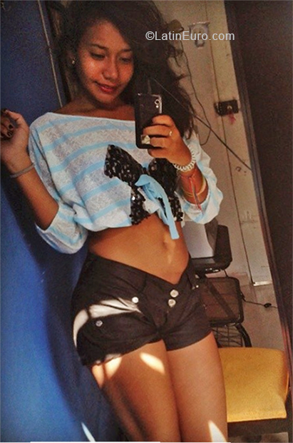 Date this pretty Venezuela girl Katherine from Maracaibo VE2364
