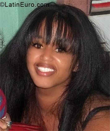 Date this georgeous Cuba girl Aridni from La Habana CU369