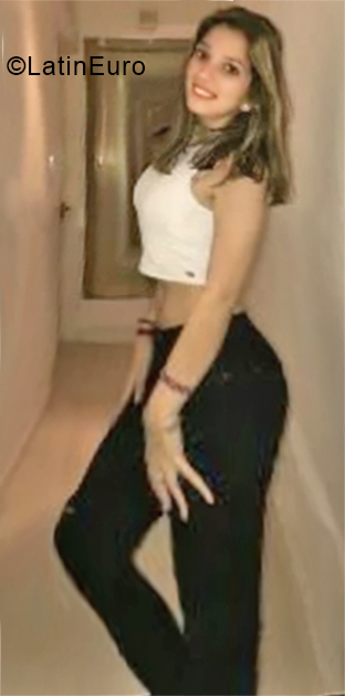 Date this young Argentina girl April from Buenos Aires AR156