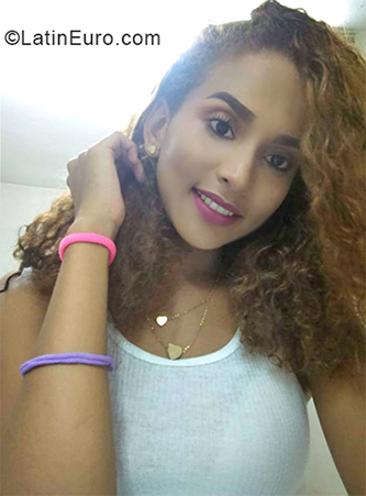 Date this delightful Dominican Republic girl Mayrly from Santiago DO33106