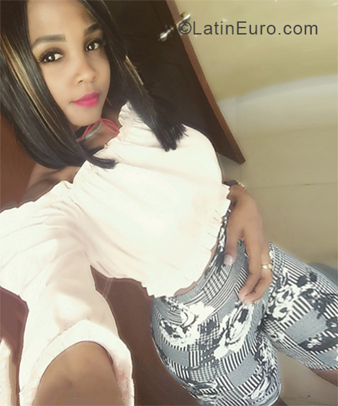 Date this pretty Dominican Republic girl Wilmerie from Santo Domingo DO33115