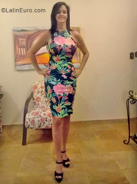 Date this sultry Brazil girl Daniela from Vitoria BR10843