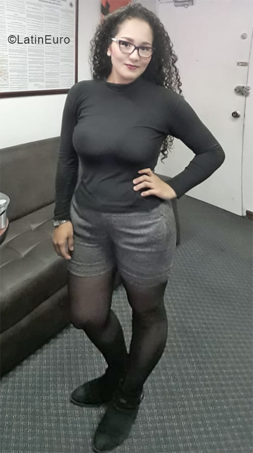 Date this lovely Colombia girl Leidy from Bogota CO24328