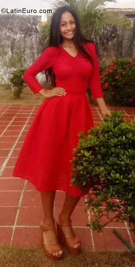 Date this good-looking Venezuela girl Genesis from Barinas VE1905