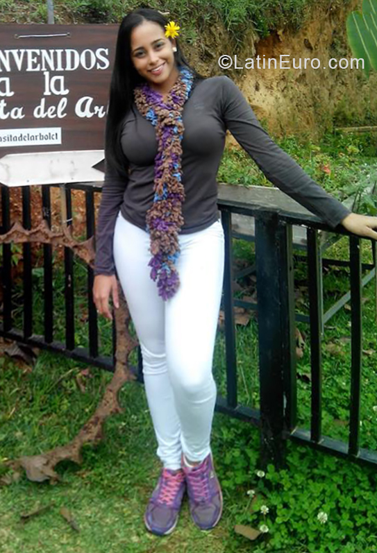 Date this delightful Venezuela girl Kathelyn from Caracas VE1882