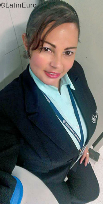 Date this georgeous Colombia girl Claudia from Bogota CO24360