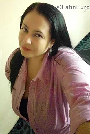 Date this delightful Colombia girl Zalma from Cali CO24373